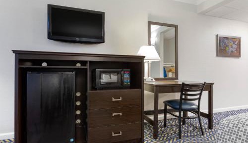 King Room - Accessible/Non-Smoking
