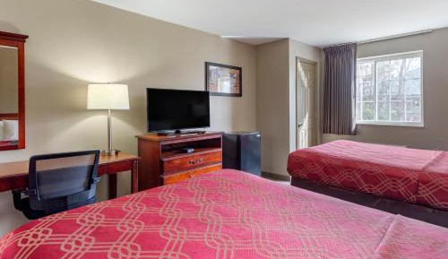 Standard Queen Room with Two Queen Beds- Non-Smoking