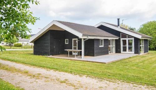 Three-Bedroom Vacation Home 