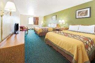 King Room with Bath Tub - Mobility Accessible/Non-Smoking
