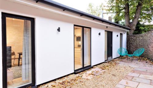 Apartment with Garden View