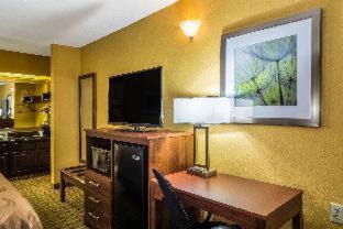 Queen Room with Two Queen Beds - Smoking