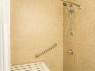 King Room with Kitchenette - Non-Smoking