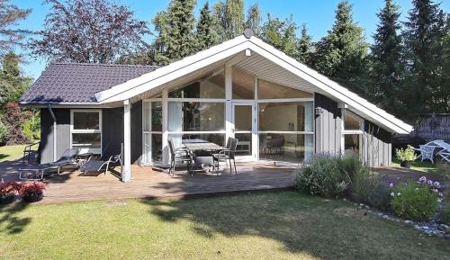 Three-Bedroom Holiday Home 
