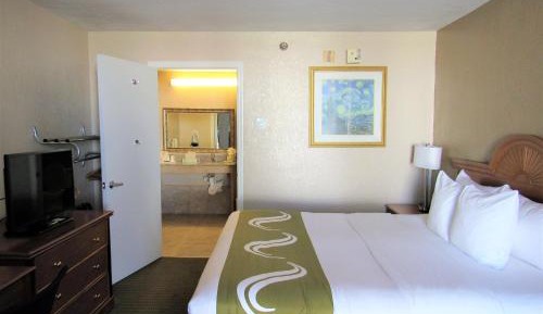 King Room - Non-Smoking