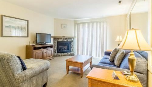 Apartment with Lake View