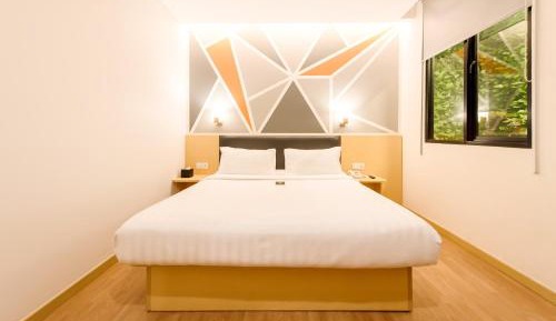Deluxe Queen Room