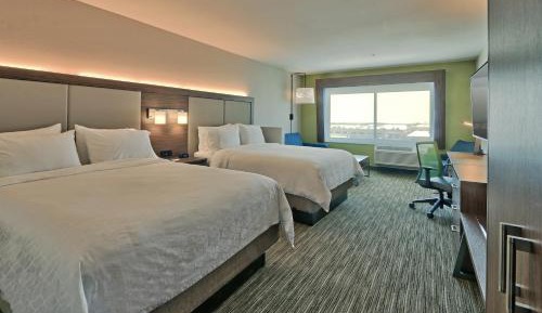 Standard Queen Room with Two Queen Beds - Communications Accessible