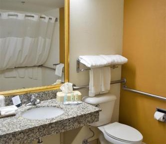 Queen Room with Two Queen Beds - Accessible/Non-Smoking 