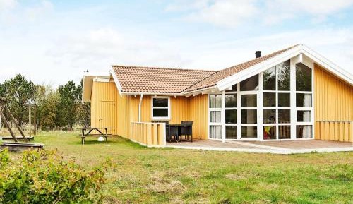 Four-Bedroom Holiday Home