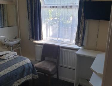 Single Room with Shared Bathroom