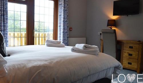 Deluxe Double Room with Shower