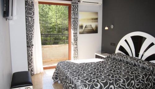 Double or Twin Room with Terrace