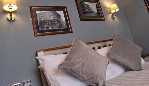 Deluxe Double Room with Shower