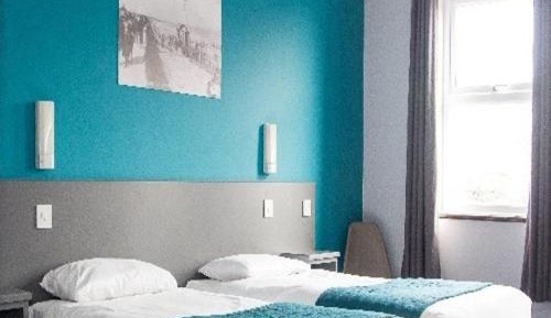 Twin Room with Private Bathroom