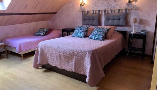 Triple Room with Private Bathroom