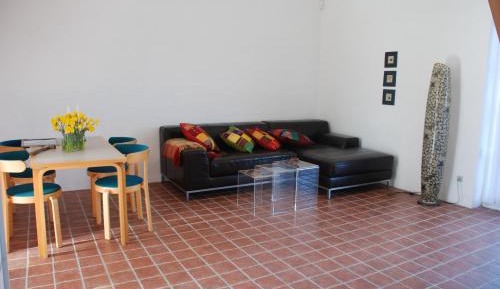 One-Bedroom Apartment (5 Adults)