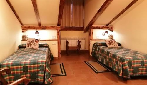 Twin Room with Private Bathroom