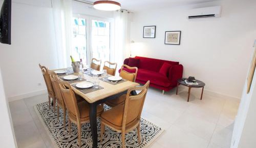 Three-Bedroom Deluxe Apartment