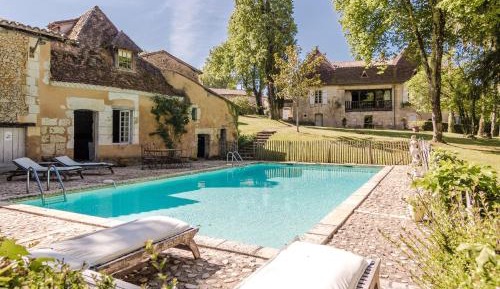 Ten-Bedroom Holiday Home