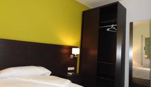 Large Single Room