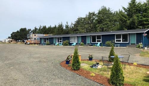 King Studio with Sofa Bed