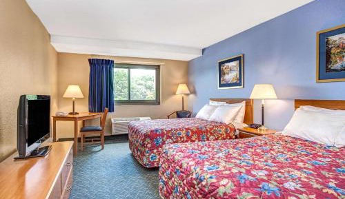 Double Room with Two Double Beds - Non-Smoking