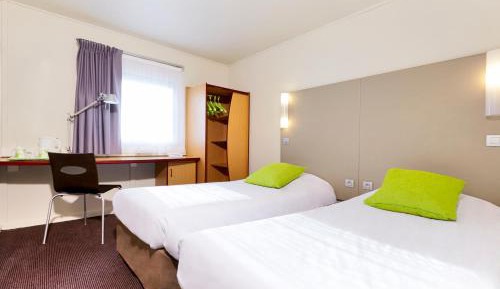 Triple Room with 3 Single Bed (3 Adults)