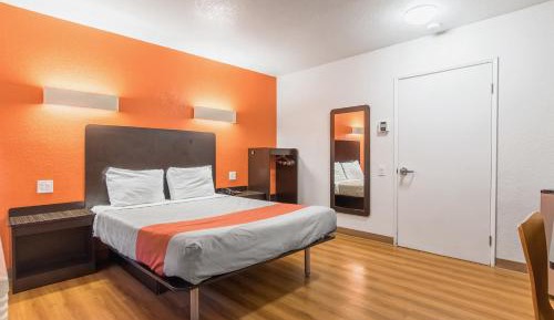 1 Queen Bed | Non-Smoking, Mini Fridge