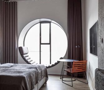 Deluxe Double Room With Round Window
