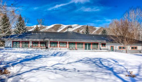 Four-Bedroom Vacation Home