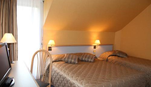 Triple Room with Courtyard View