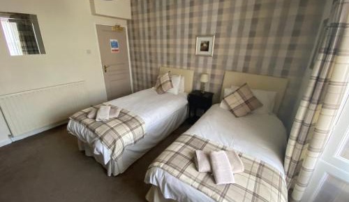 Twin Room with Private Bathroom