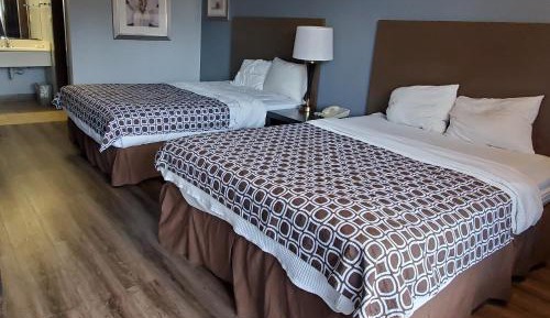 Double Room with Two Queen Beds - Non-Smoking