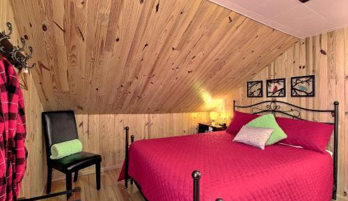 Triple Room with Shared Bathroom