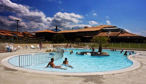 Superior Mobile Home (6 Adults)