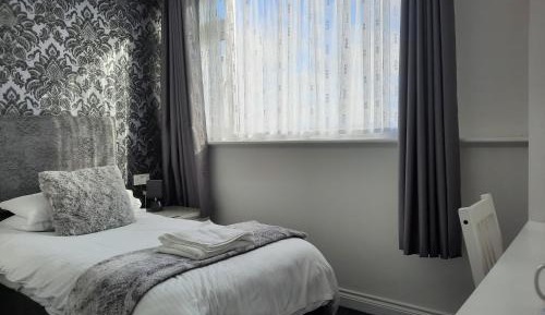 Single Room with Private Bathroom