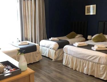 Family Room (5 people)