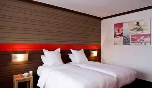 Double Room with bath and balcony with Mountain View 