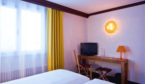 Double Room with Bath with City View