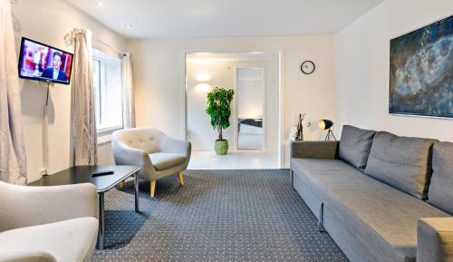 Deluxe Suite with Spa Bath