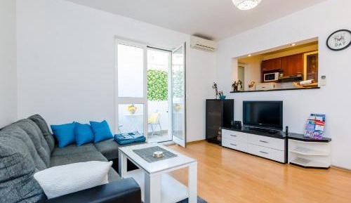 One Bedroom Apartment with Terrace
