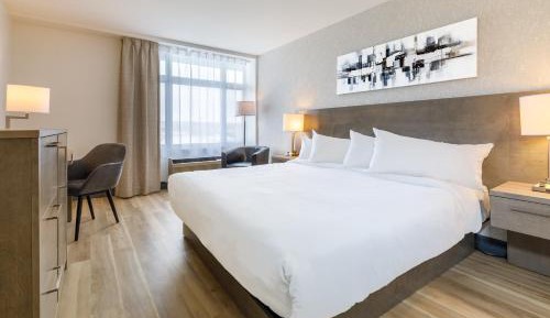 Standard Room, 1 King Bed