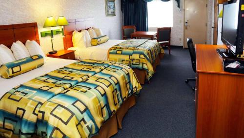 Standard Queen Room with Two Queen Beds