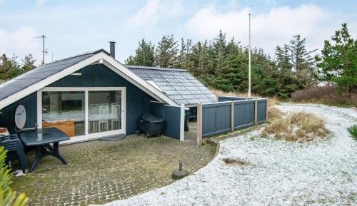 Three-Bedroom Holiday Home 