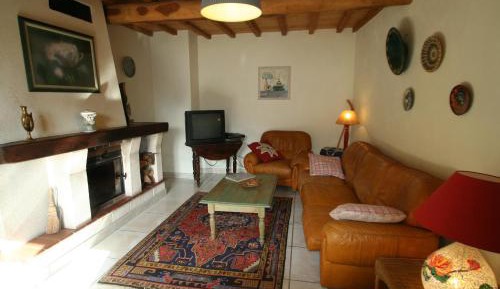 Standard Two-Bedroom Cottage (4 Adults)