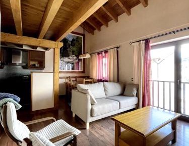 Duplex Apartment (5 Adults)