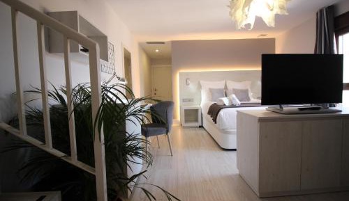 Deluxe Double Room with Bath