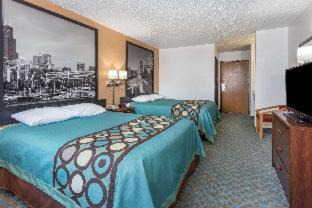 Room with Two Queen Beds - North Side/Non-Smoking