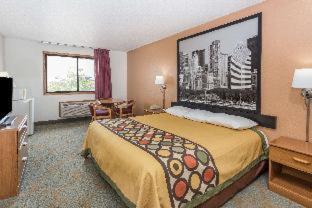 King Room - North Side/Non-Smoking